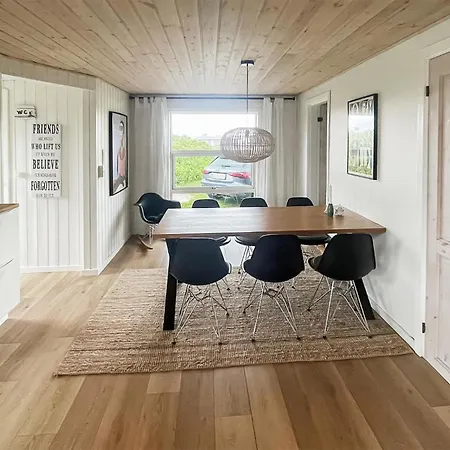 2 Bedroom In *