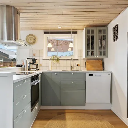 2 Bedroom In *